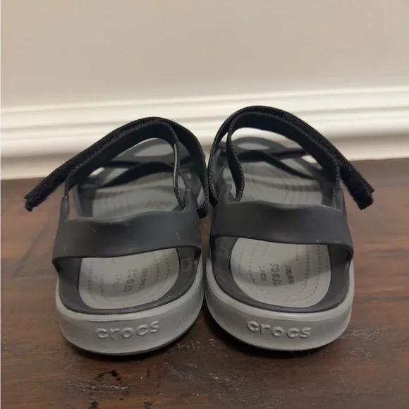 Crocs Black Swiftwater Webbing Sandals Women's size 6 - Picture 4 of 9